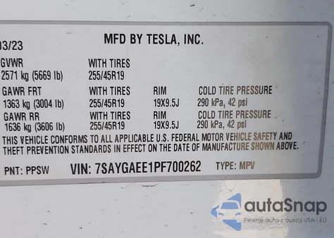 2023 Tesla Model Y Awd/Long Range Dual Motor All-Wheel Drive z USA, uszkodzony, nr VIN 7SAYGAEE1PF700262